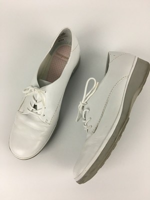 easy spirit white leather sneakers