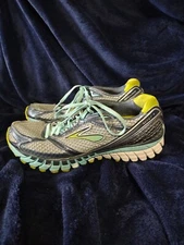 brooks ghost mogo shoes size 8.5