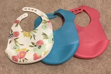 Tommee Tippee Bib 2 Pk Lot Mess Catcher And 1 Cloud Island Silicone Bib