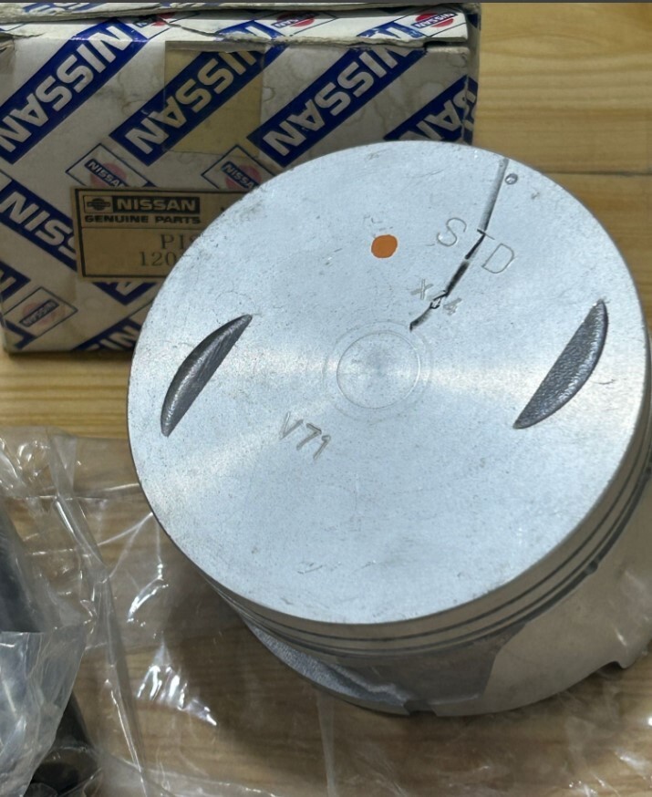 いーぴん STD Genuine Nissan 300ZX Z31 VG30 VG30E Piston with Pin