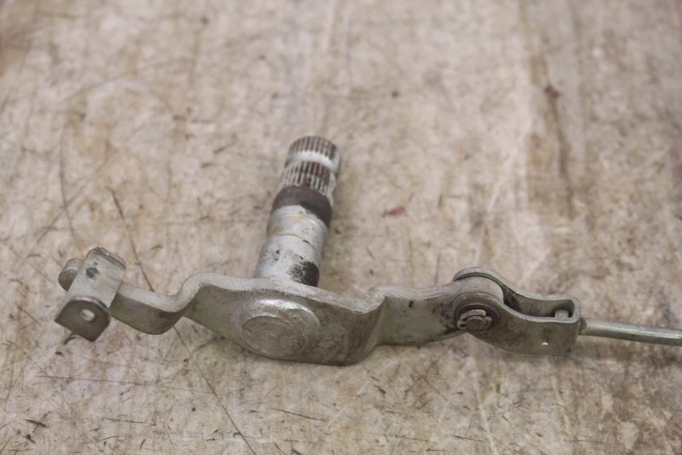 Задняя тормозная тяга/шарнирный вал 1980 YAMAHA XJ650 XJ 650 MAXIM - Изображение 3 из 4