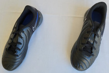 Youth Size 1.5Y Black Nike Tiempo Legend 10 Academy IC Indoor Soccer Shoes