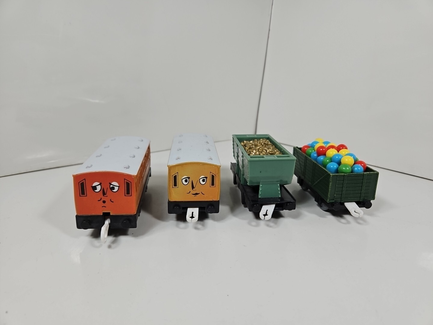 Lot of 4 Thomas Friends Train Cars TOMY 2002 Annie Clarabel Sodor Mining Box Car