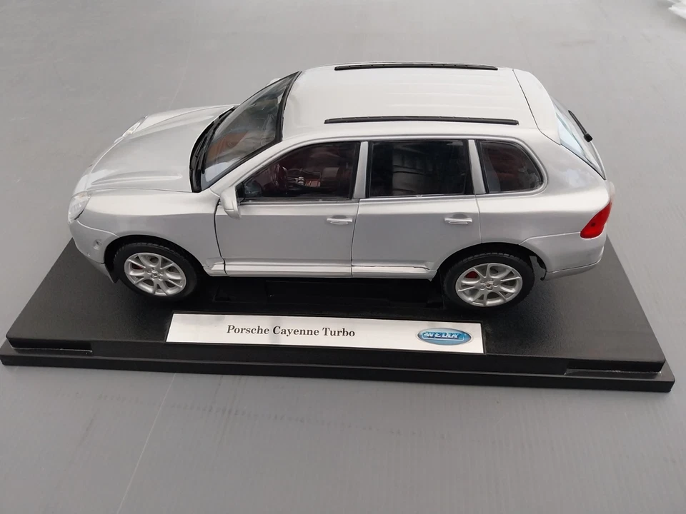 POSCHER CAYENNE SCALA 1,18 - Immagine 4 di 4