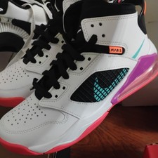 Jordan Size 4.5 Mars 270 Mid White Hyper Violet