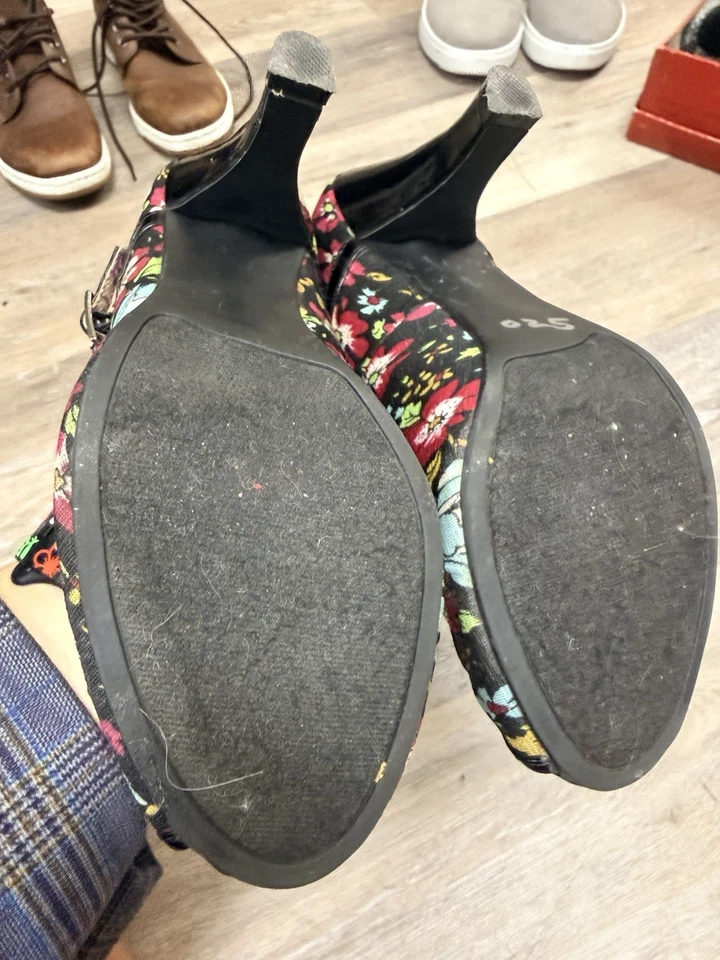 Correa al tobillo Madden Girl estampado cachemir punta abierta talla 7M para mujer Foto 4 de 4