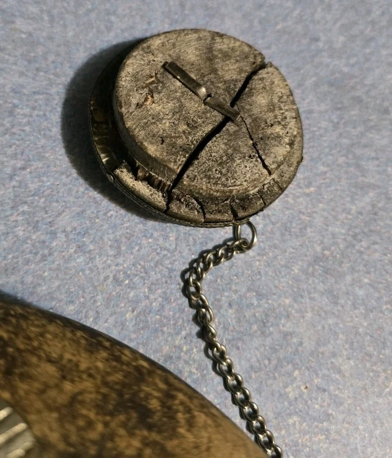 Cadena contenedor caja opio tono plata madera teca tallada a mano primitiva rara Foto 4 de 4