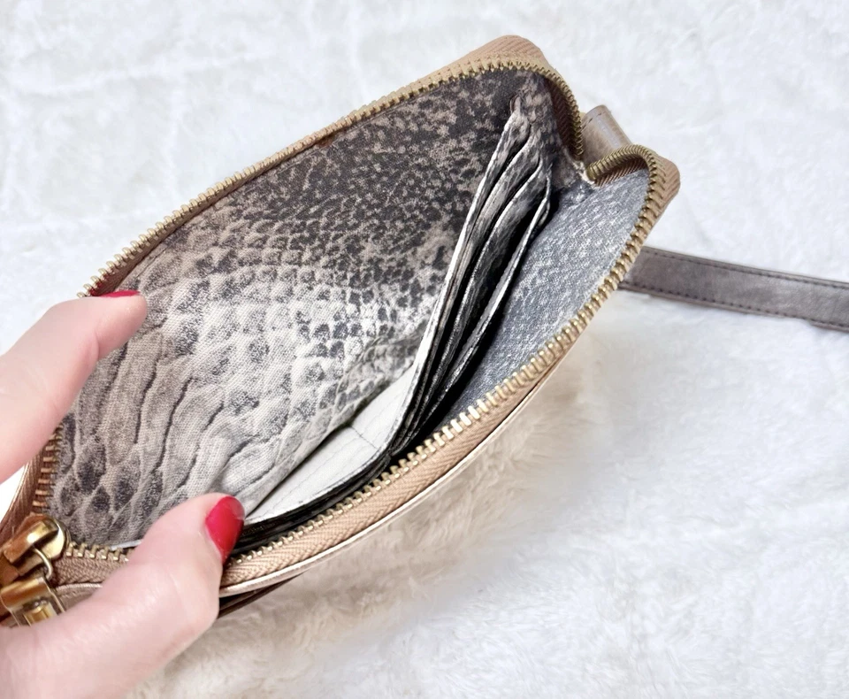 BOLSO PULSERA LIEBESKIND BERLIN BRONCE Y CUERO TOPO OSCURO Foto 4 de 4