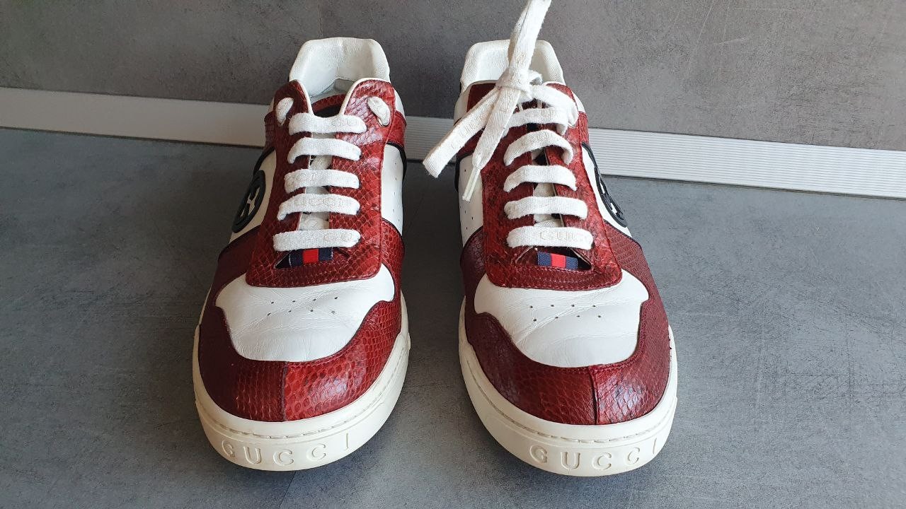 Gucci Interlocking GG Logo Red Python Low Top Sne… - image 2