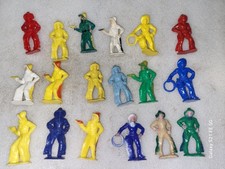 Lot of 18 Vintage Bergen Hard Plastic Cowboy Figures Lot F