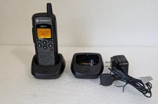 Motorola DTR410 Digital 2 Way Radio 900MHz Talkie + 2 Charger + Battery Works