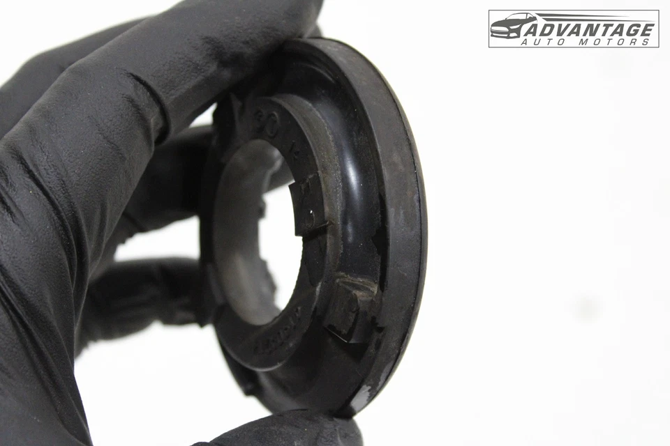 2014-2024 MITSUBISHI MIRAGE TRASERO IZQUIERDO O DERECHO SUPERIOR MUELLE HELICOIDAL AISLADOR OEM Foto 3 de 4