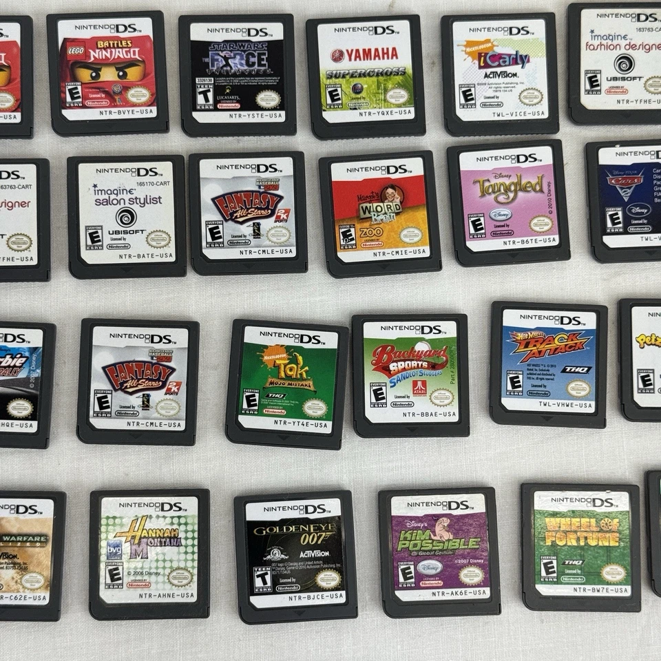 DS Game Lot x43 - COD, Lego, Diabolical Box, AofE, 007, Train your Dragon, Toy 3 - Image 3 of 4