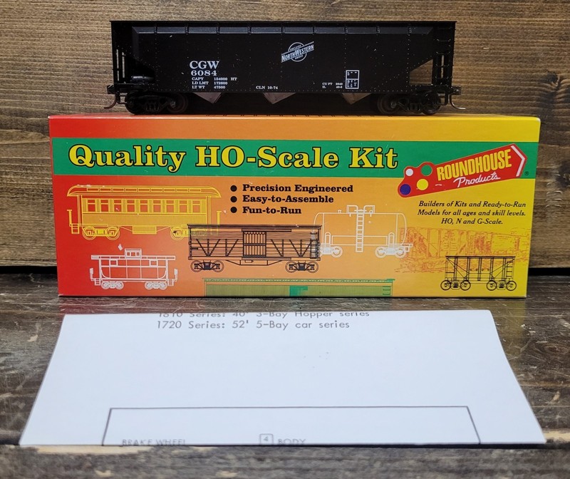 Roundhouse Products HO-Scale 40 Offset-Side 3-Bay Hopper Chicago Great Western