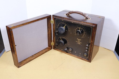 VINTAGE - RCA RADIOLA II - MODEL AR-800 - RADIO - VG CONDX - w/ COVER & TUBES