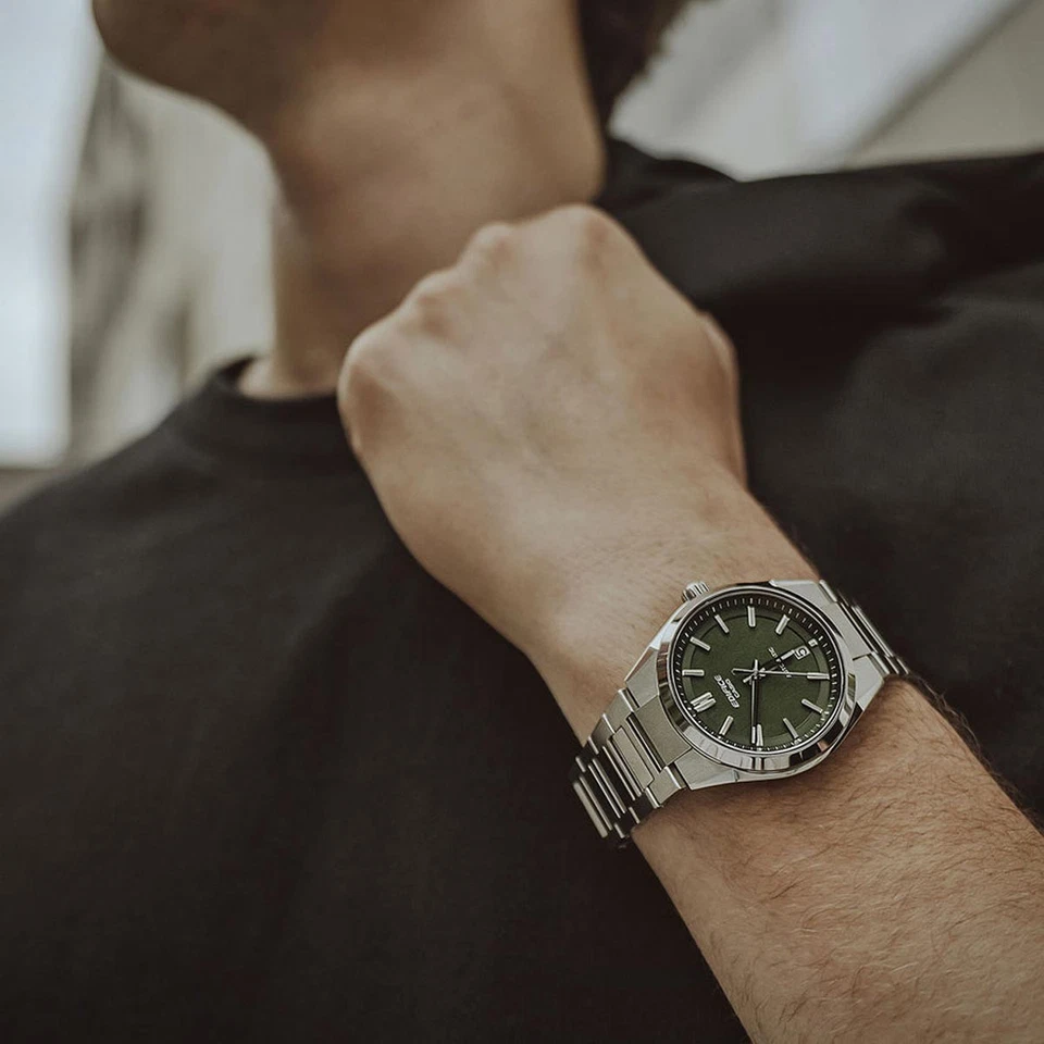 Casio Edifice Automatic Sapphire Stainless Steel Silver Green Watch EFK-100D-3A Foto 3 de 4