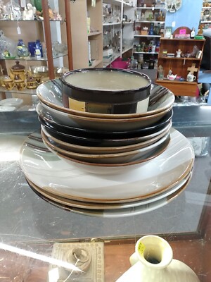 Home Trends dish set. 3 plates, 7 soup bowls, 1 ramekin