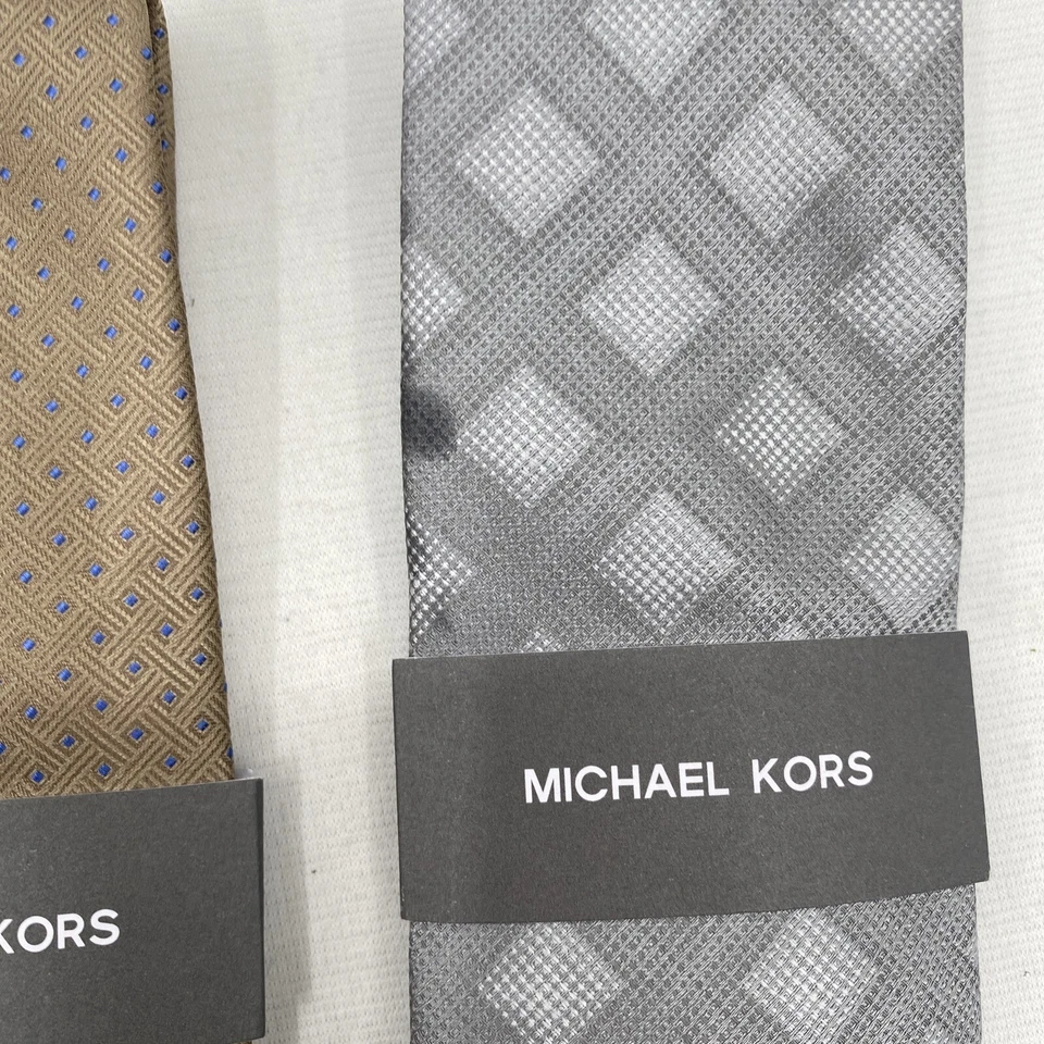 Lote de 3 corbatas Michael Kors para hombre nuevas con etiquetas $69,50 al por menor plateadas, topo, azul marino oscuro Foto 4 de 4