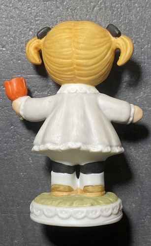 Enesco Barbi Sargent Figurine Taragon - Girl with Rose 1983 Vintage - Picture 10 of 10