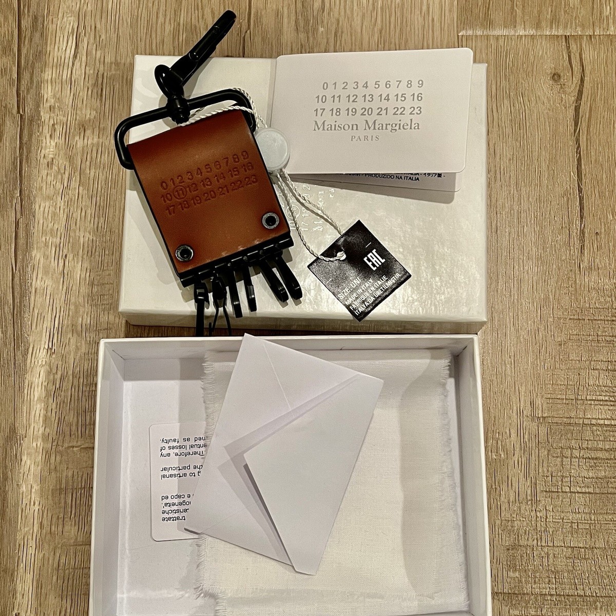小物 Maison Margiela TABI key holder Maison Margiela Tabi Keychain - SILVER | Garmentory