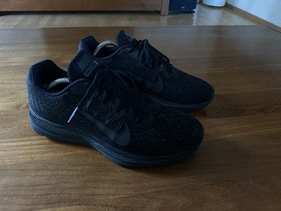 Nike Zoom Winflo 5 triple black  Sportschuh EU 44 für Laufen & Joggen