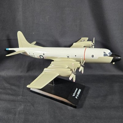 Showcase P-3C Orion US Navy Aircraft Model 1:85 Lockheed Maritime Patrol