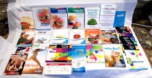 LOT-OF-WEIGHT-WATCHERS-BOOKS-COOKBOOKS-POINTS-PLUS-CALCULATOR-EAT-LESS-DINING
