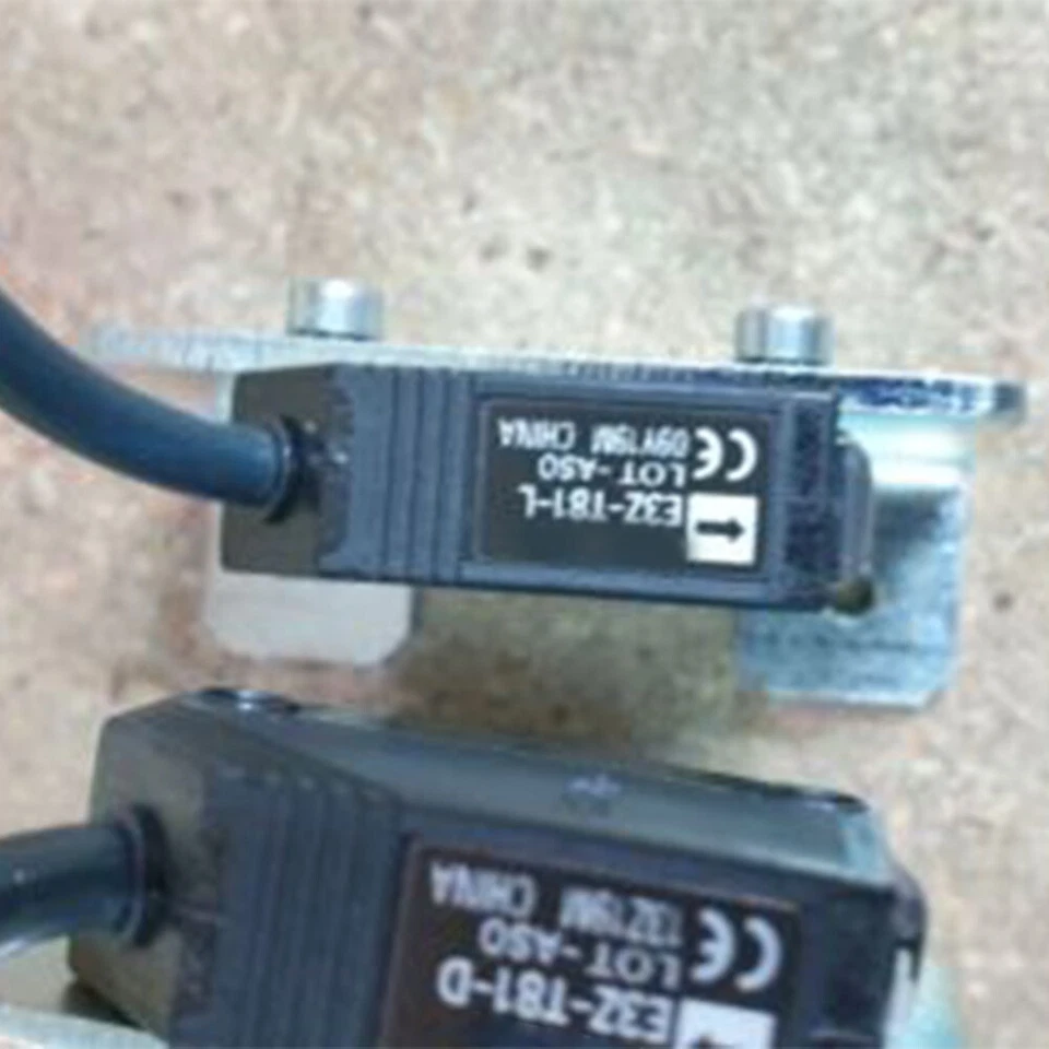 New For Omron E3Z-T81-D E3Z-T81-L Photoelectric Switch Sensors E3ZT81D E3ZT81L - Image 2 of 2