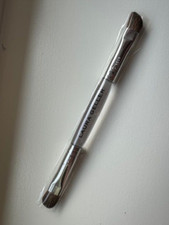 LAURA GELLER Double Ended Eye Shadow Brush for Eyelid and Crease ~Plastic Sleeve