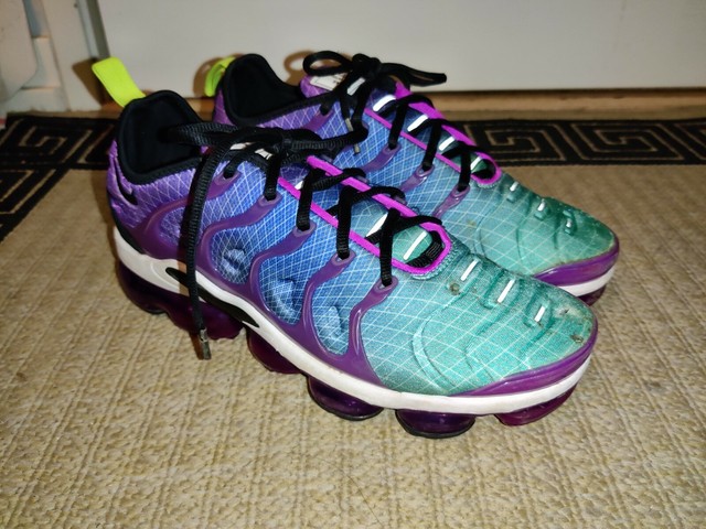 nike vapormax hyper violet