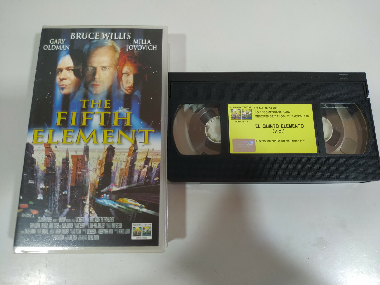 The Fifth Element Bruce Willis Milla Jovovich - VHS Tape English - 3T