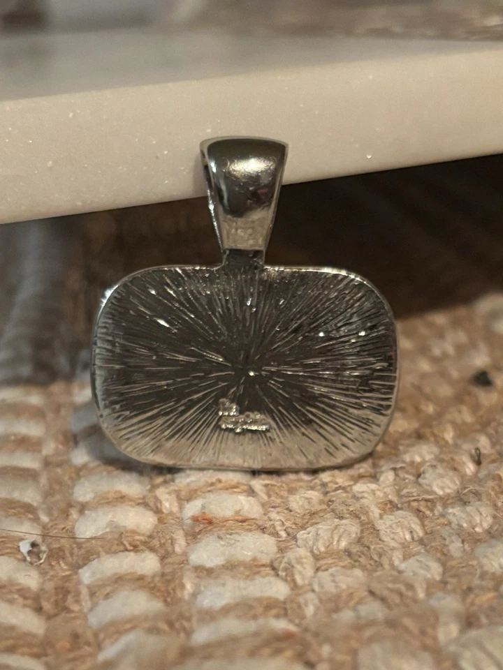 Collar Colgante Lia Sophia Vidrio Púrpura Este Oeste Ovalado Tono Plateado Paca Grande Foto 3 de 3