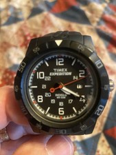Timex T49831, Orologio Uomo "Expedition" Resina Nera, Indiglo, Data, 50 metri, NUOVO