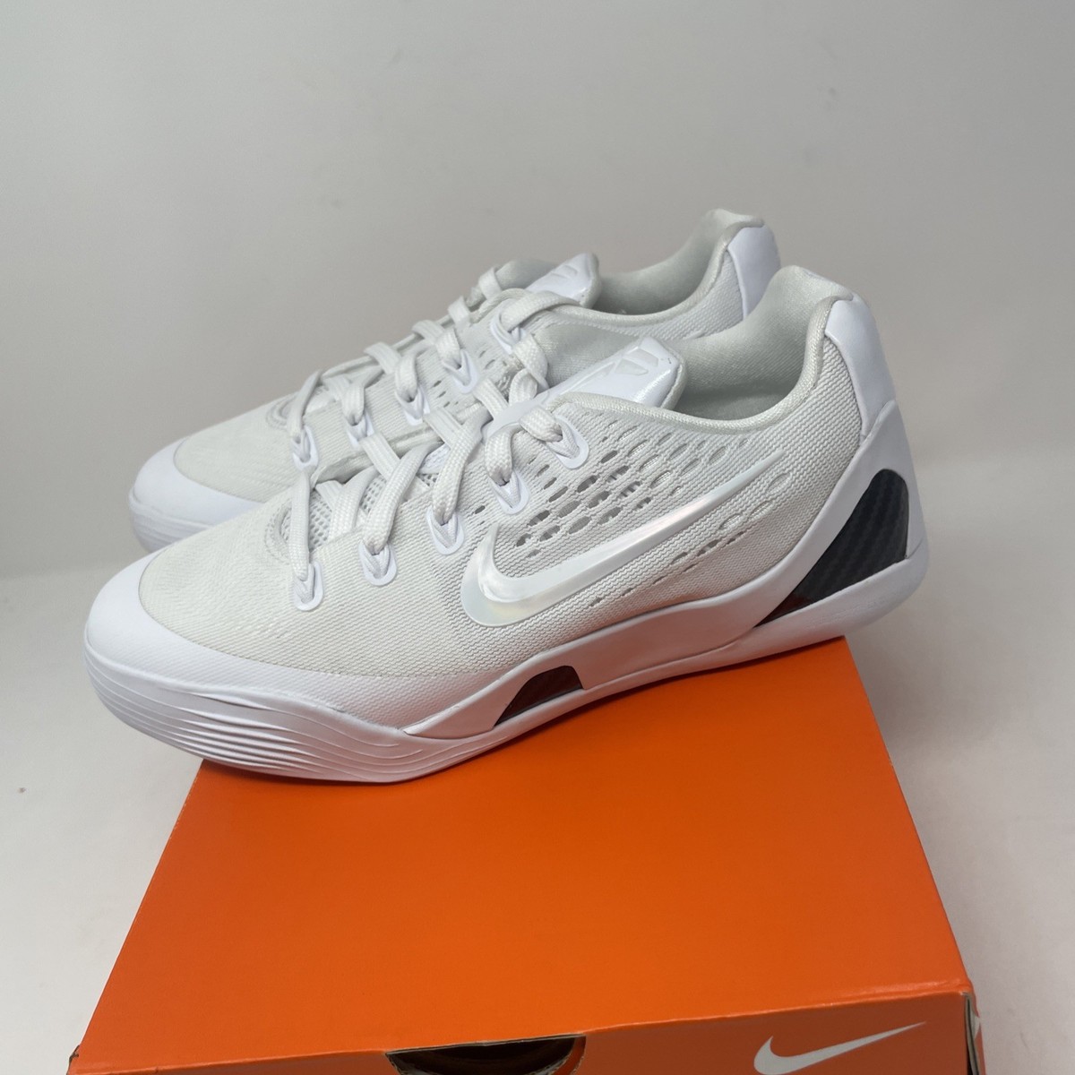 Nike Kobe 9 Elite Proto Halo White Grade School (GS) Size 4Y