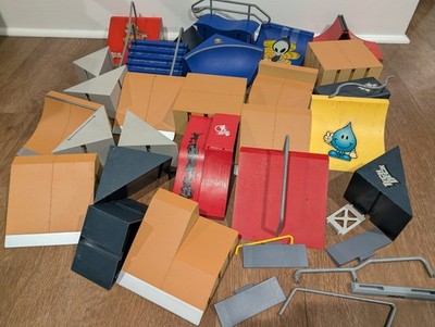 Tech Deck HUGE SKATE PARK Lot With Ramps Half pipes Vintage Retro Bundle