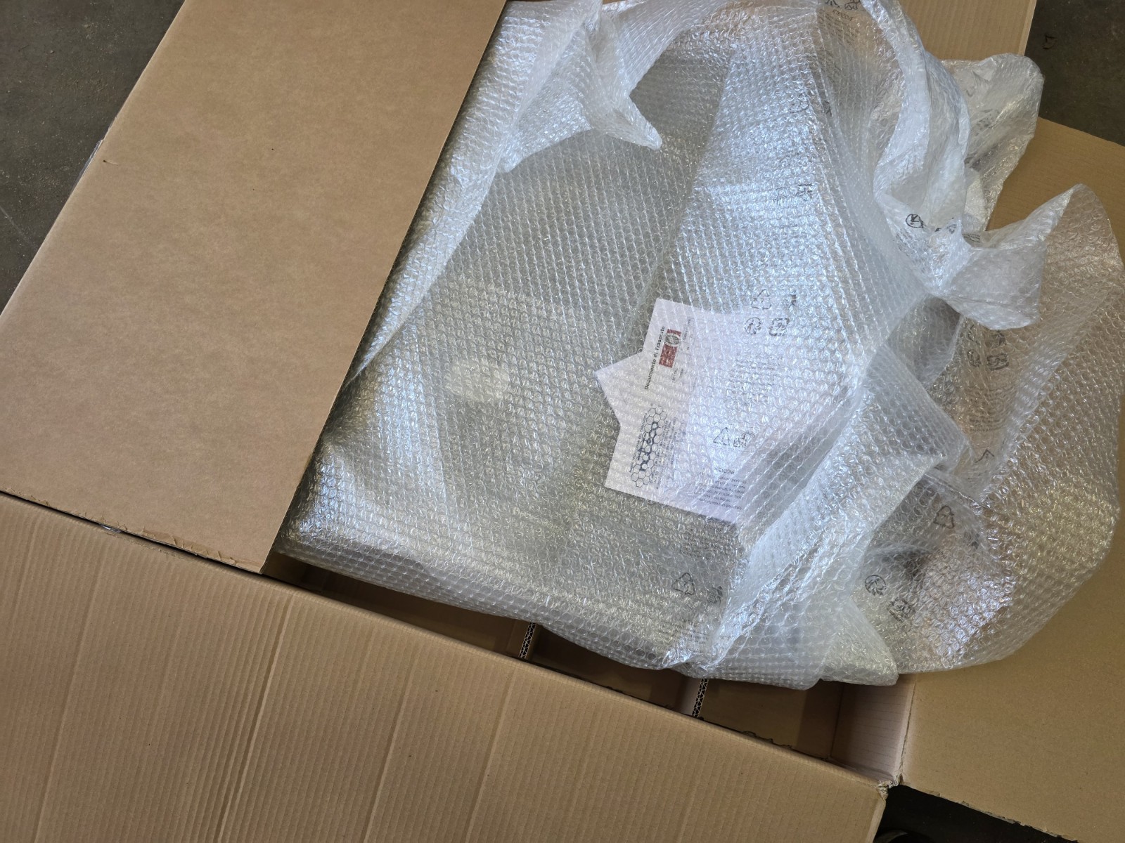 LAMBORGHINI URUS CARBON FIBER ENGINE COVER OEM 4ML133849