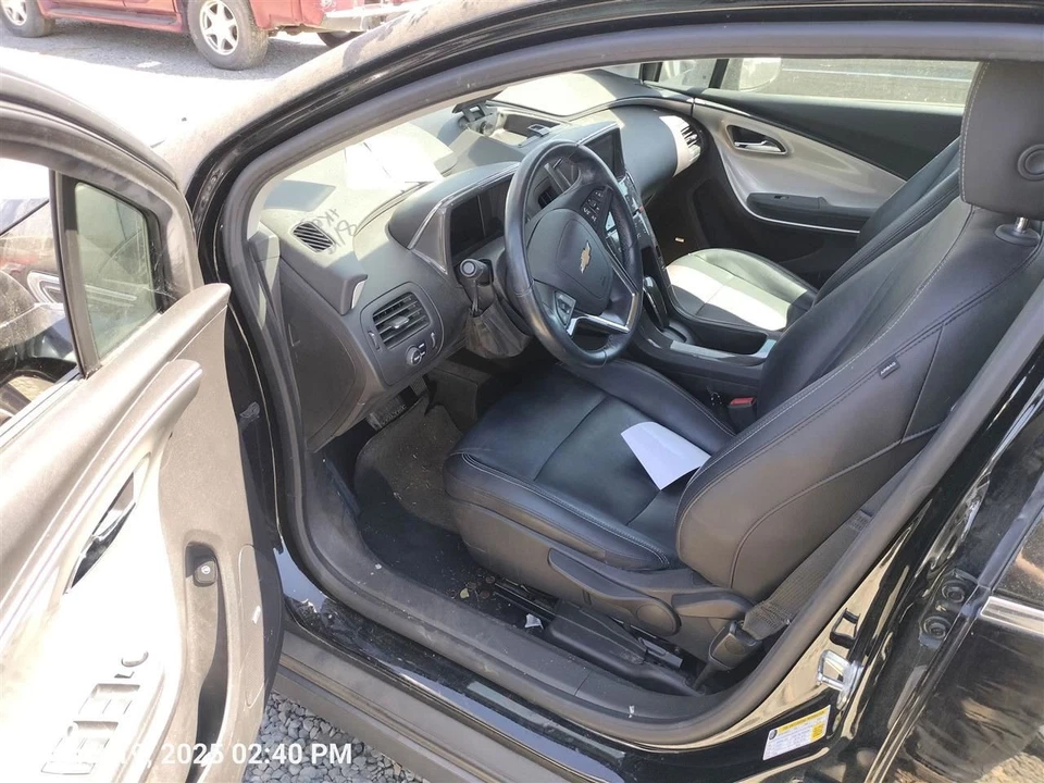 COOLANT RESERVOIR 25964133 2011-2013 CHEVROLET VOLT Foto 2 de 4