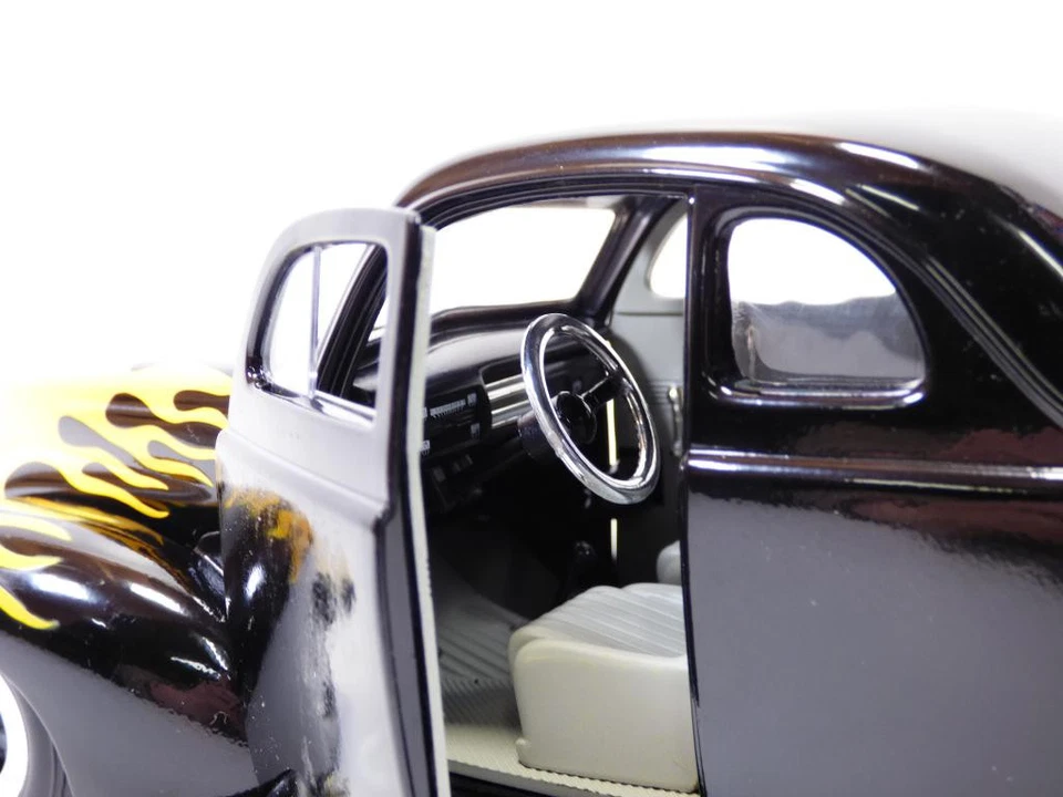 OCCASION en boite FORD DELUXE V8 COUPE HOT ROD noir & flamming  1/18 - Image 3 of 4