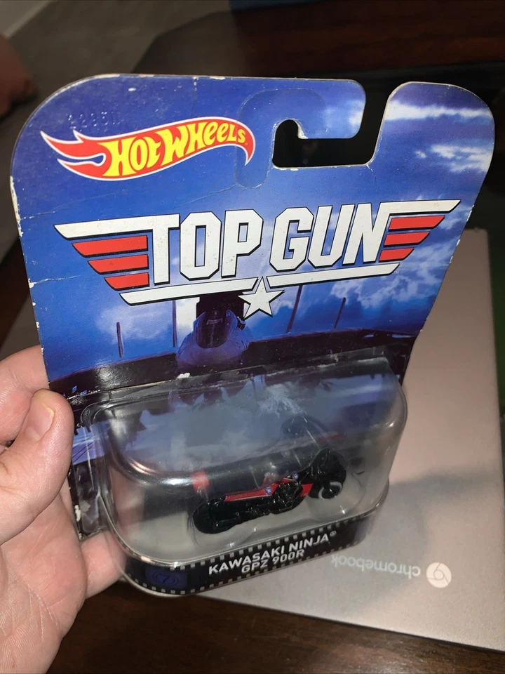 Motocicleta Hot Wheels 2016 Retro Entertainment Top Gun Kawasaki Ninja GPZ 900R Foto 4 de 4