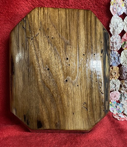 Handcrafted Walnut Bowl with Six Sides and Round Center - Picture 3 of 4