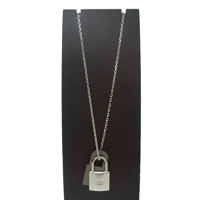 Hermès – O'Kelly Pendant Silver Black – Queen Station