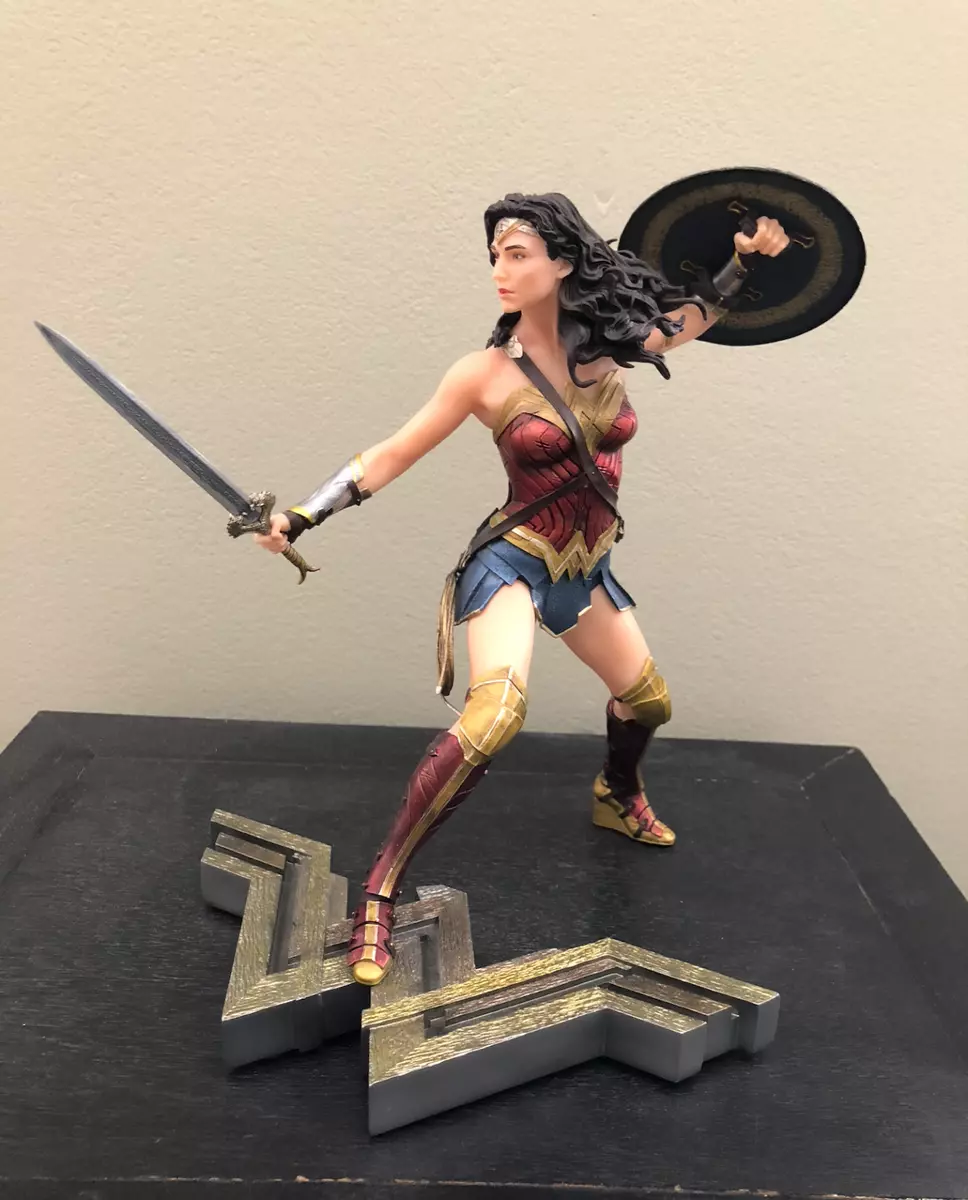 Wonder Woman S/L : Statues CINÉMA