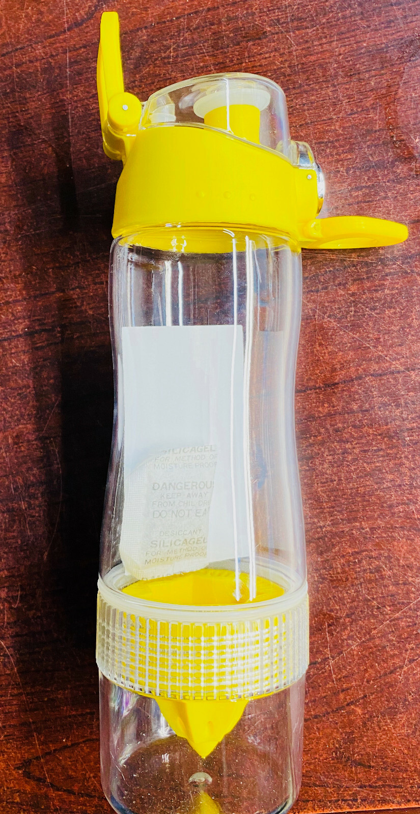 Citrus Juicer Water Bottle: BPA-free Manual Squeezer Makes Healthy, Natu.