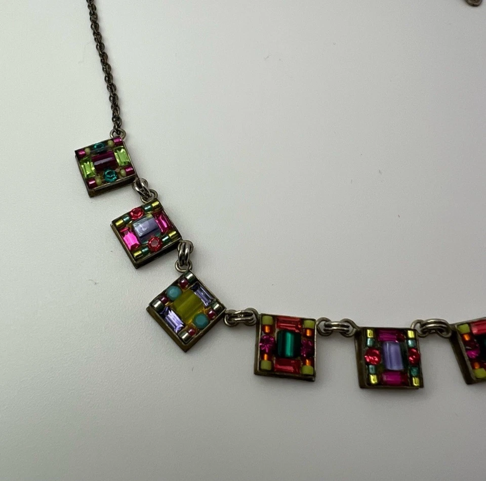 СВЕТЛЯЧОК ОЖЕРЕЛЬЕ ГЕОМЕТРИЧЕСКИЙ БОЛЬШОЙ КВАДРАТНЫЙ МЯГКИЙ ПАЛИТРА - Изображение 3 из 4