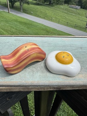 Bacon & Egg Ceramic Salt Pepper Shakers Food Kitchen Decor w/ Stoppers