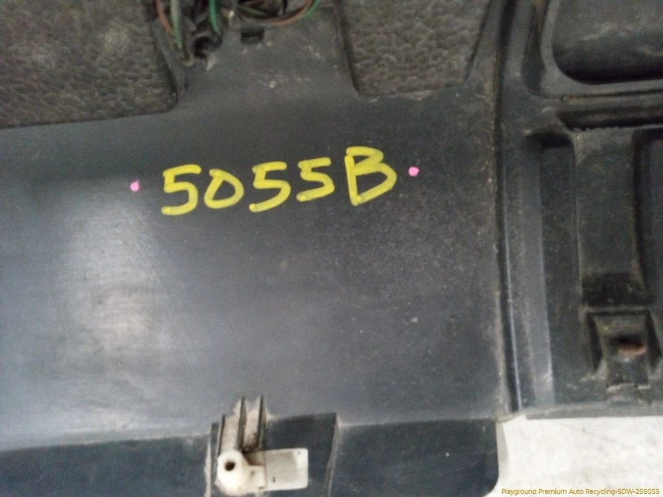 Land Rover LR4 Rear Bumper Cover With Parking Assist Sensor White Fits 2010-2016 Foto 2 de 4