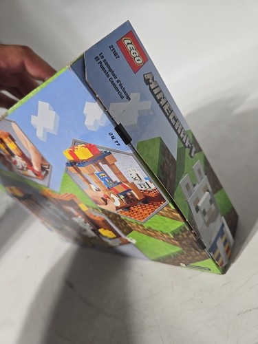 Lego Minecraft THE TRADING POST 21167 Collectible Playset (201 Pcs) NEW/SEALED - Picture 9 of 11