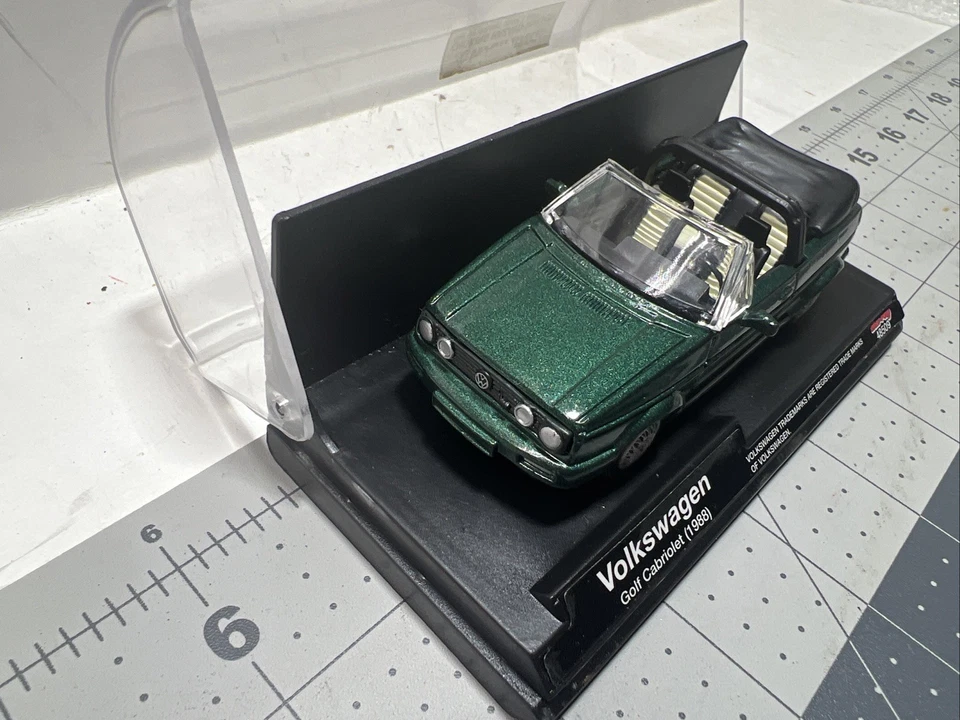 VW Volkswagen Golf Cabriolet Convertible 1:43 (1988) Foto 3 de 4