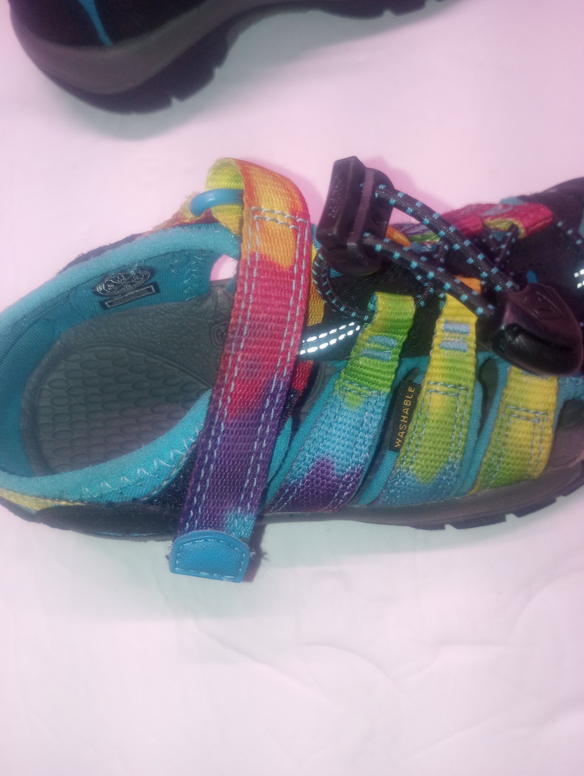 Sandali Keen Newport H2 tinta unita arcobaleno bambino bambino usati in ottime condizioni taglia 11 mesi