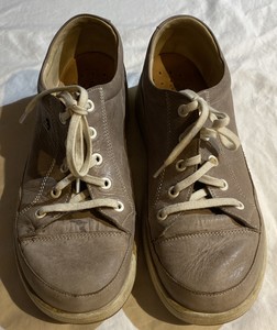 taupe tennis shoes